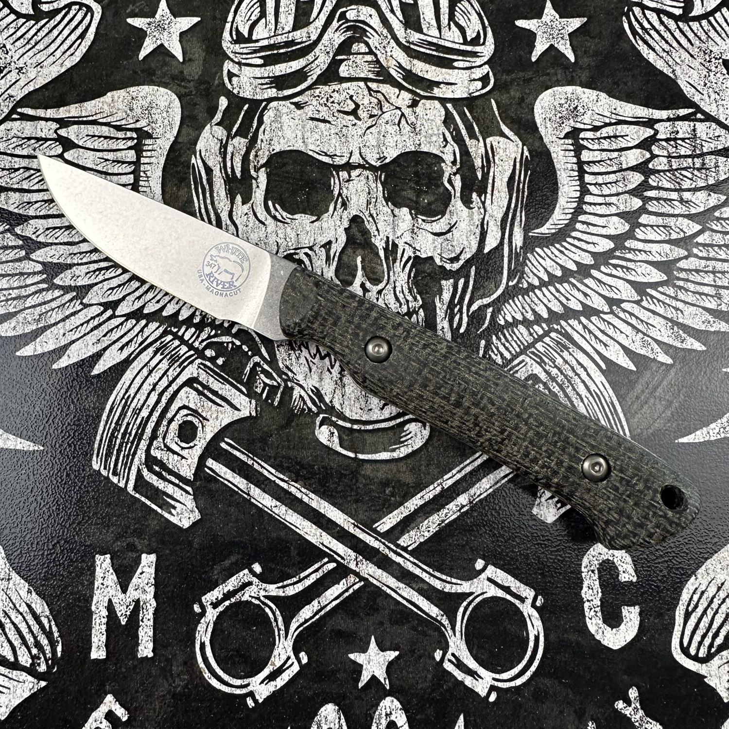 White River Small Game MagnaCut & Black Burlap Micarta Griff